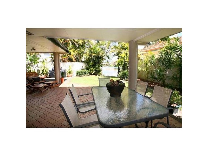 86 Santa Cruz Boulevard, Clear Island Waters QLD 4226