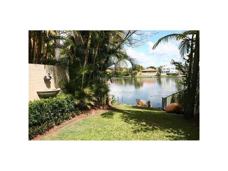 86 Santa Cruz Boulevard, Clear Island Waters QLD 4226