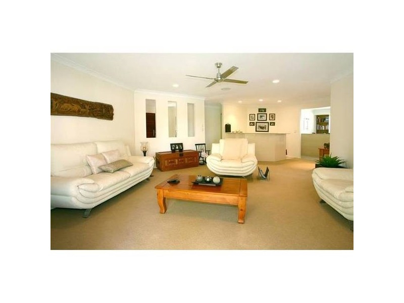 86 Santa Cruz Boulevard, Clear Island Waters QLD 4226