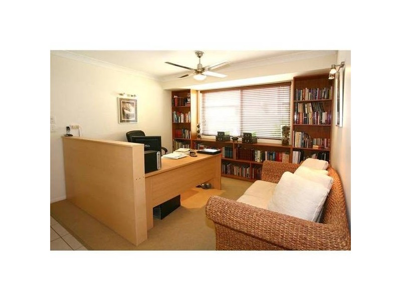86 Santa Cruz Boulevard, Clear Island Waters QLD 4226
