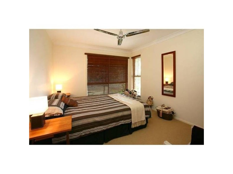 86 Santa Cruz Boulevard, Clear Island Waters QLD 4226