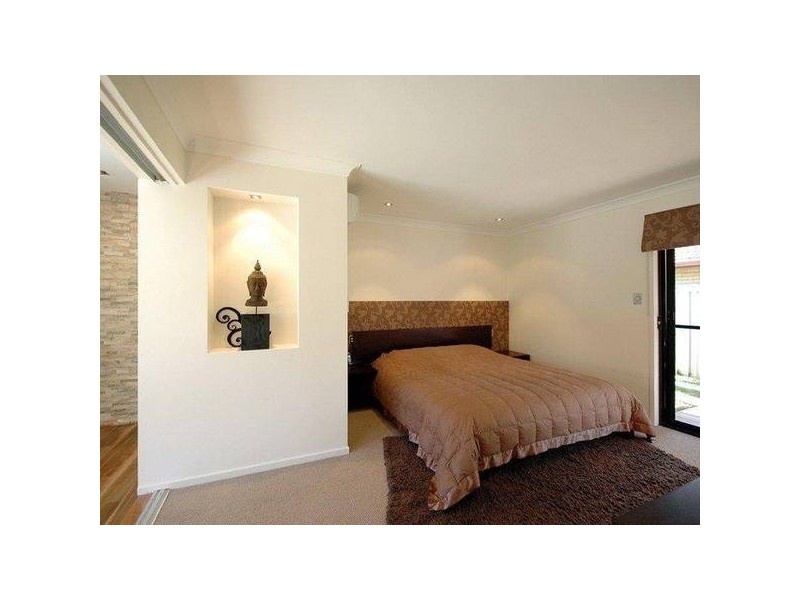 Broadbeach Waters QLD 4218