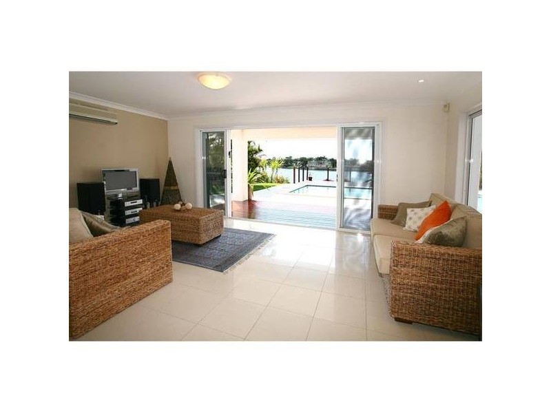 37 Montevideo Drive, Clear Island Waters QLD 4226