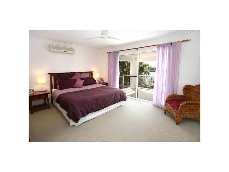 37 Montevideo Drive, Clear Island Waters QLD 4226
