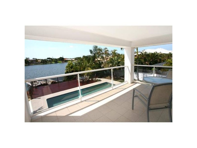 37 Montevideo Drive, Clear Island Waters QLD 4226