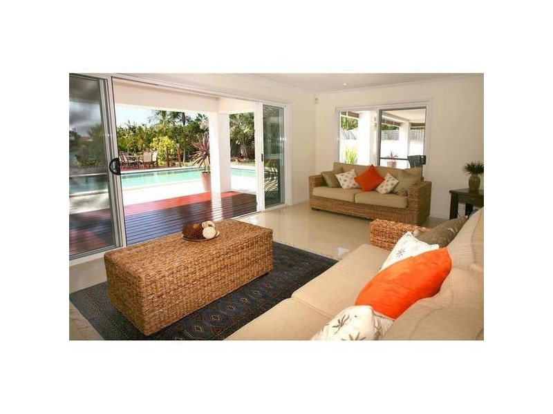 37 Montevideo Drive, Clear Island Waters QLD 4226