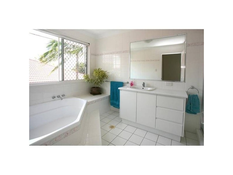 37 Montevideo Drive, Clear Island Waters QLD 4226