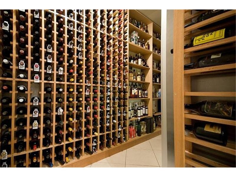 Clear Island Waters QLD 4226