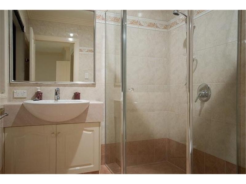 Clear Island Waters QLD 4226