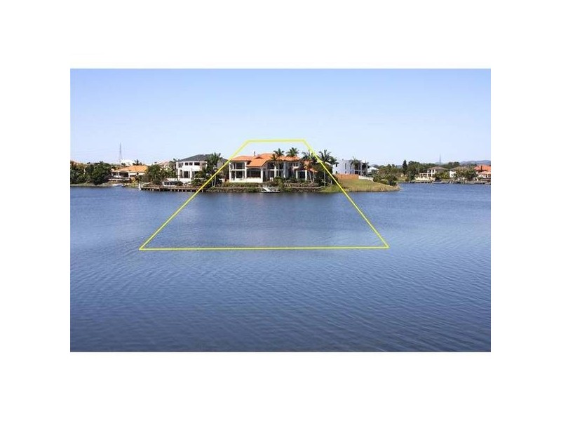 Clear Island Waters QLD 4226