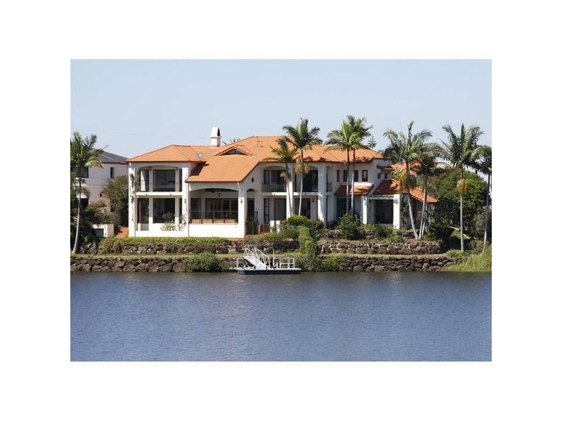 Clear Island Waters QLD 4226