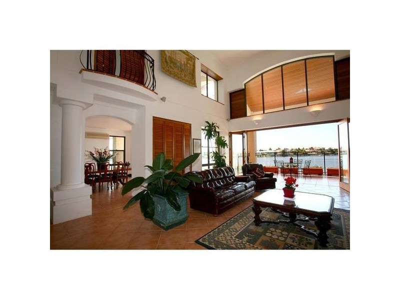 Clear Island Waters QLD 4226