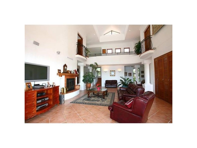 Clear Island Waters QLD 4226