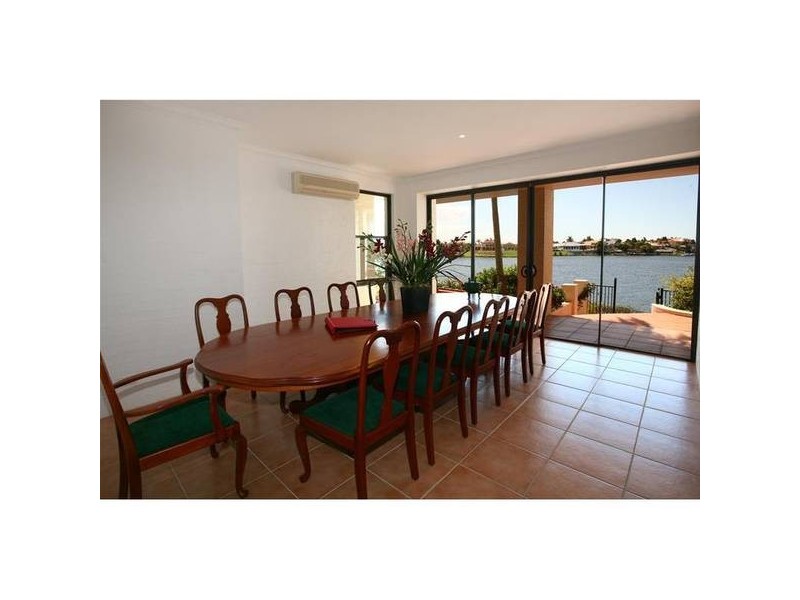 Clear Island Waters QLD 4226