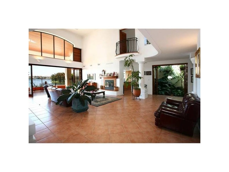 Clear Island Waters QLD 4226