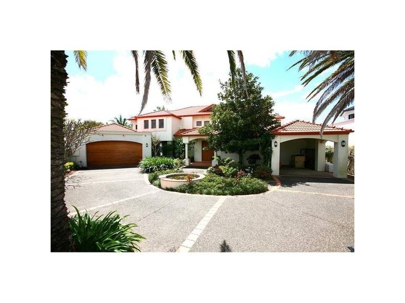 Clear Island Waters QLD 4226