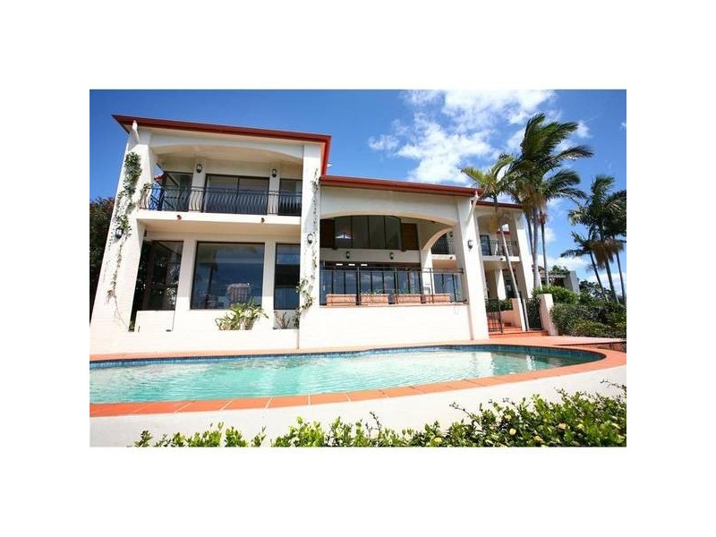 Clear Island Waters QLD 4226