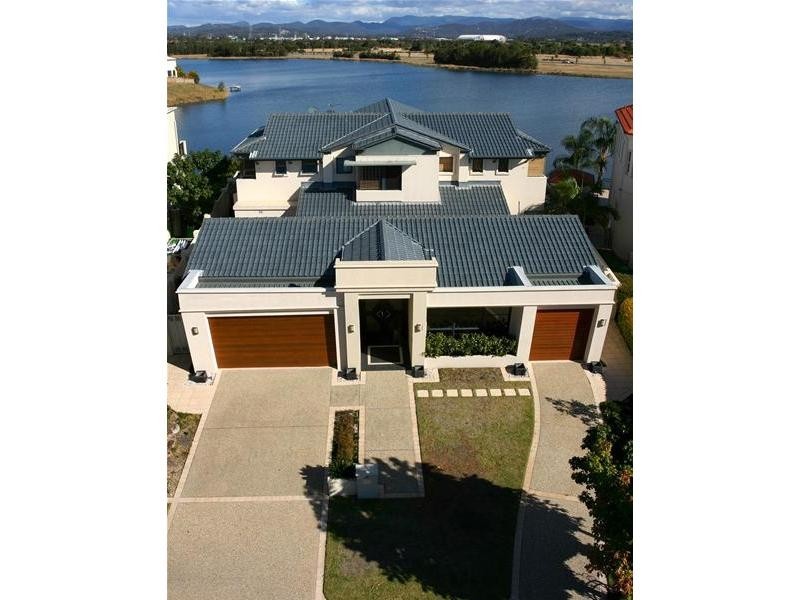 Clear Island Waters QLD 4226