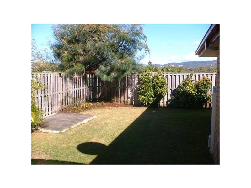 1/6 Dauphin Crescent, Merrimac QLD 4226