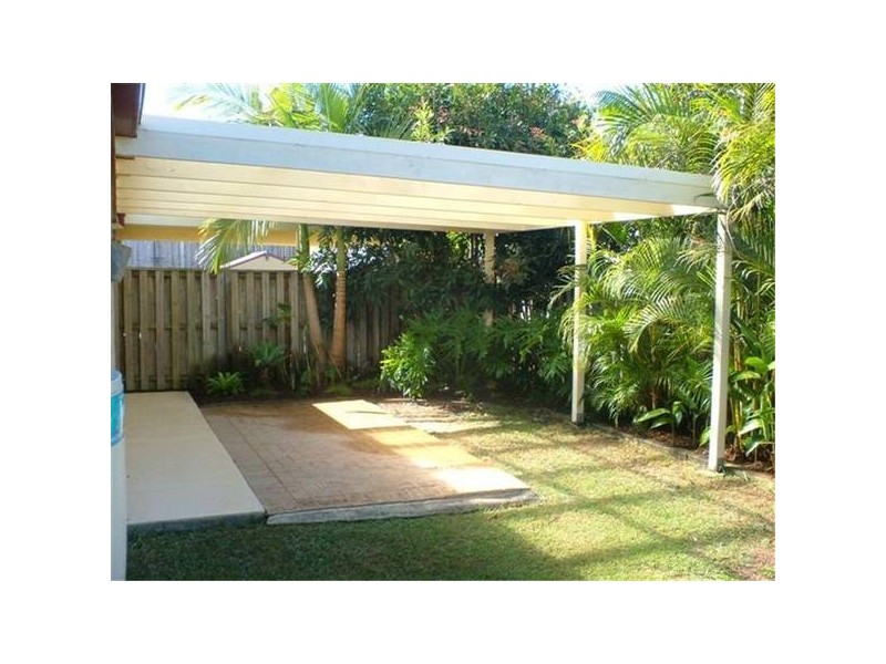 1/6 Dauphin Crescent, Merrimac QLD 4226