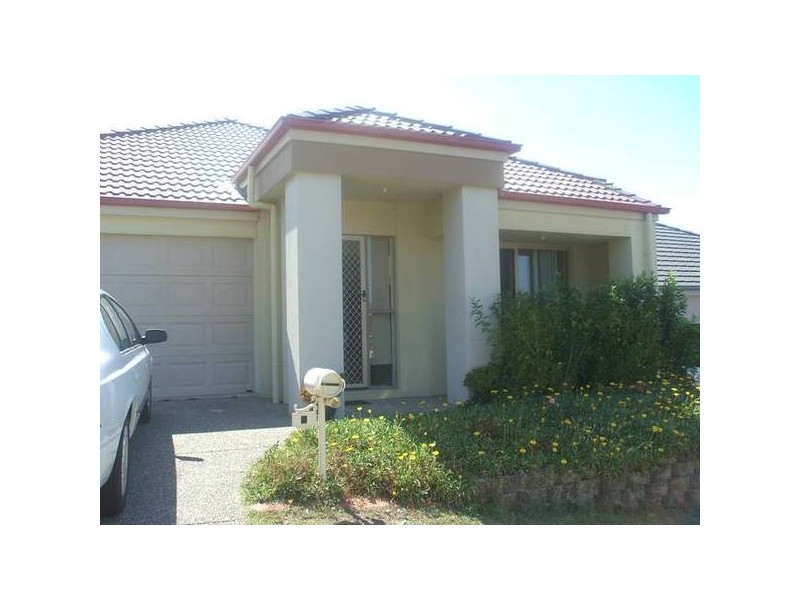 6 Montville, Varsity Lakes QLD 4227