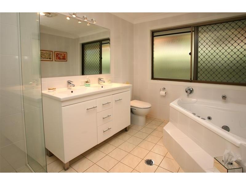 6 Bilgola Place, Robina QLD 4226