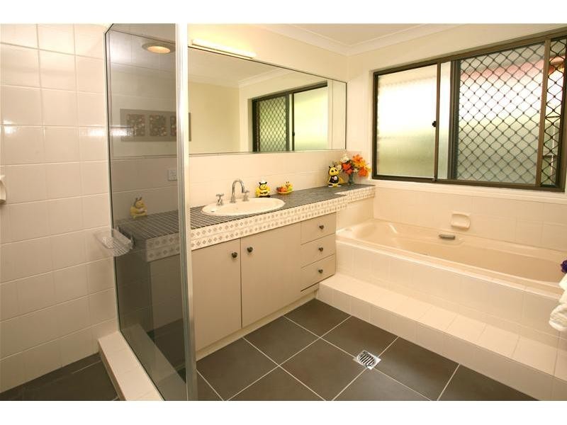 6 Bilgola Place, Robina QLD 4226
