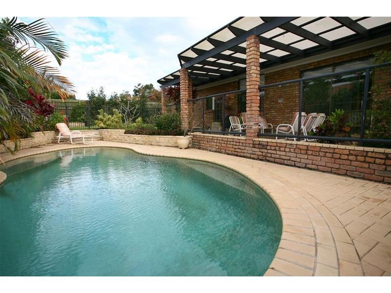 6 Bilgola Place, Robina QLD 4226
