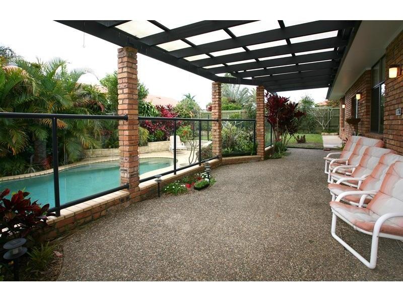 6 Bilgola Place, Robina QLD 4226