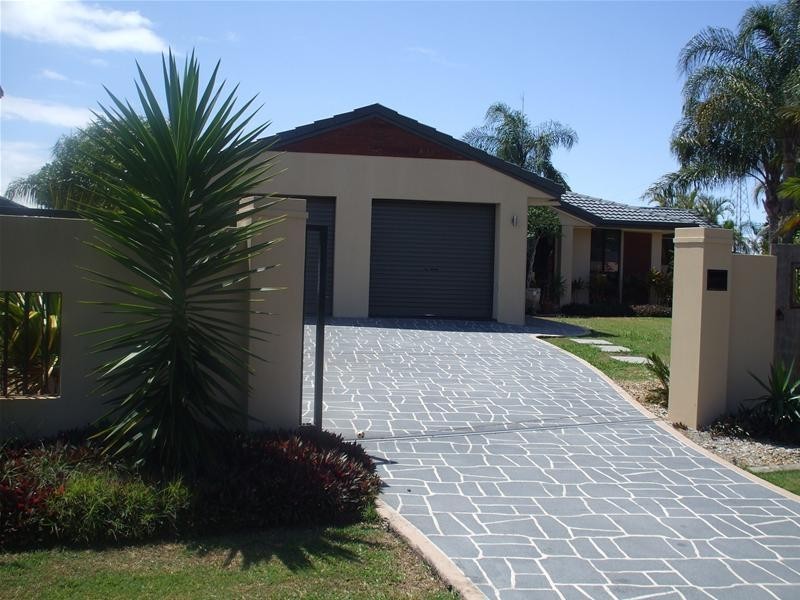 Clear Island Waters QLD 4226