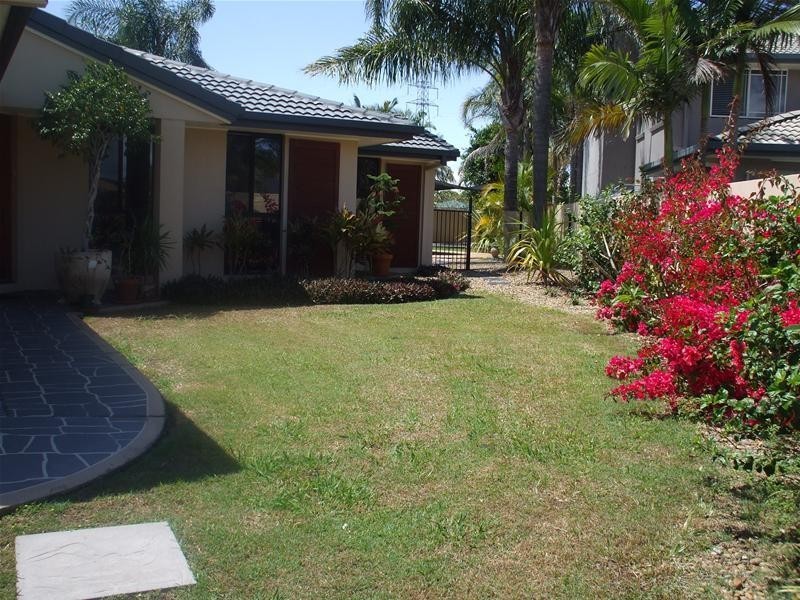 Clear Island Waters QLD 4226