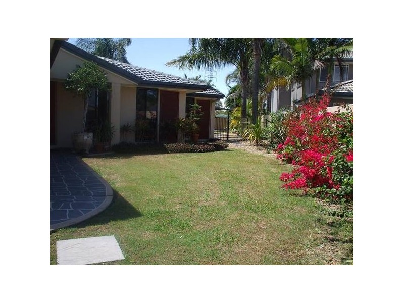 Clear Island Waters QLD 4226