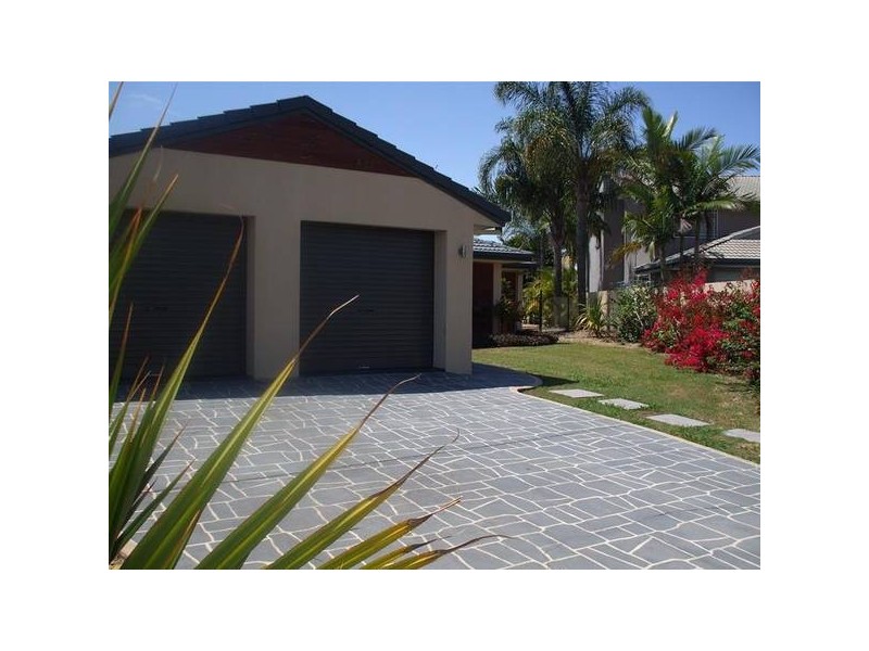 Clear Island Waters QLD 4226