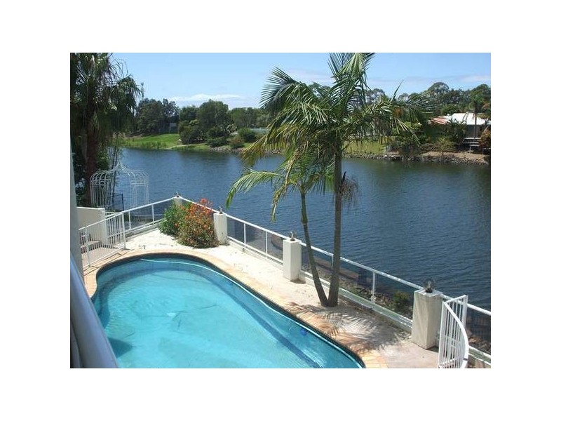 5 Malanda Place, Robina QLD 4226