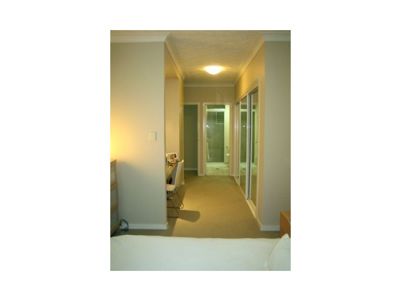 501 North Hill Drive, Robina QLD 4226