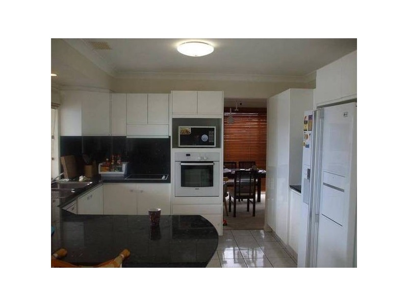 Clear Island Waters QLD 4226