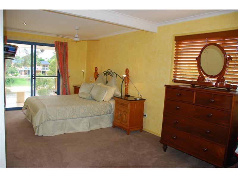 Broadbeach Waters QLD 4218