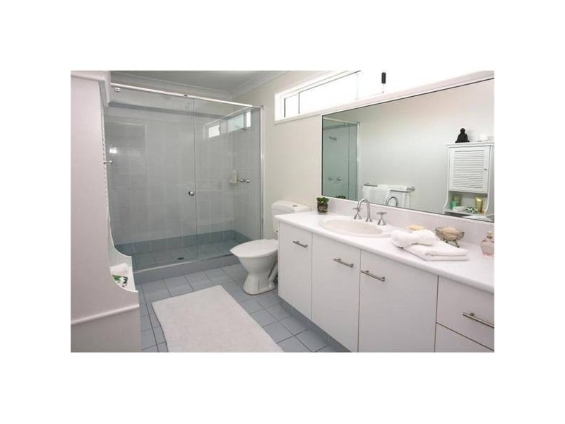 113 Santa Cruz Boulevard, Clear Island Waters QLD 4226