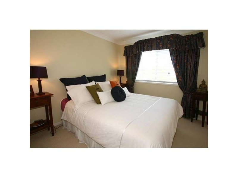 113 Santa Cruz Boulevard, Clear Island Waters QLD 4226