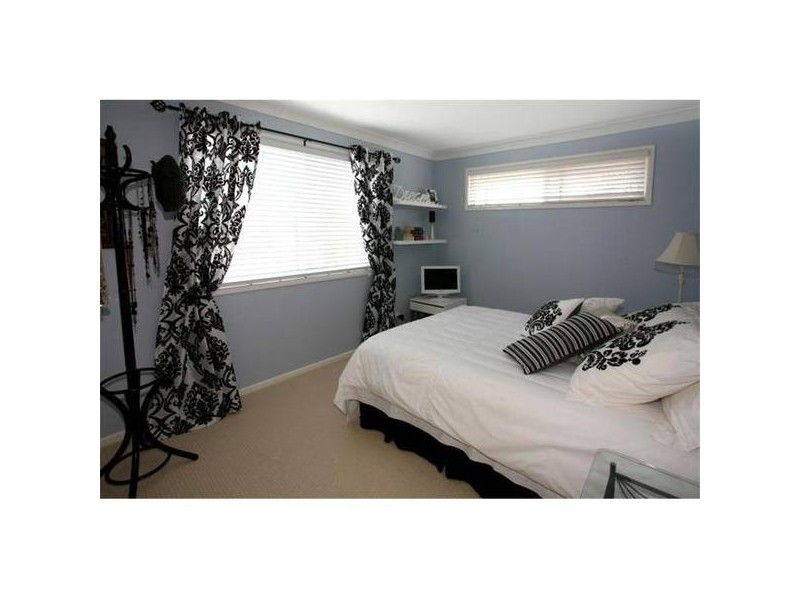 113 Santa Cruz Boulevard, Clear Island Waters QLD 4226