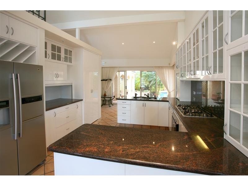 9 Yunga Court, Broadbeach Waters QLD 4218