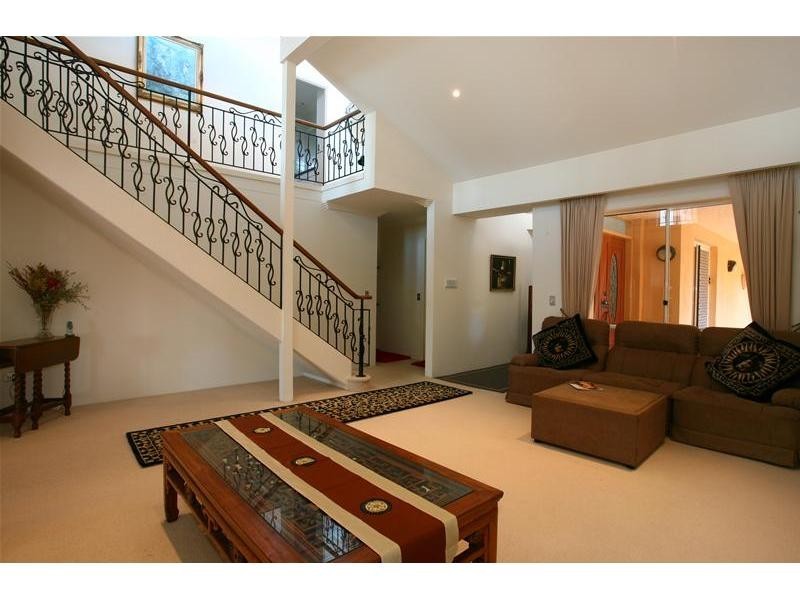 9 Yunga Court, Broadbeach Waters QLD 4218