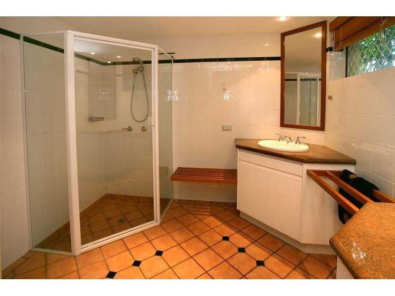 9 Yunga Court, Broadbeach Waters QLD 4218