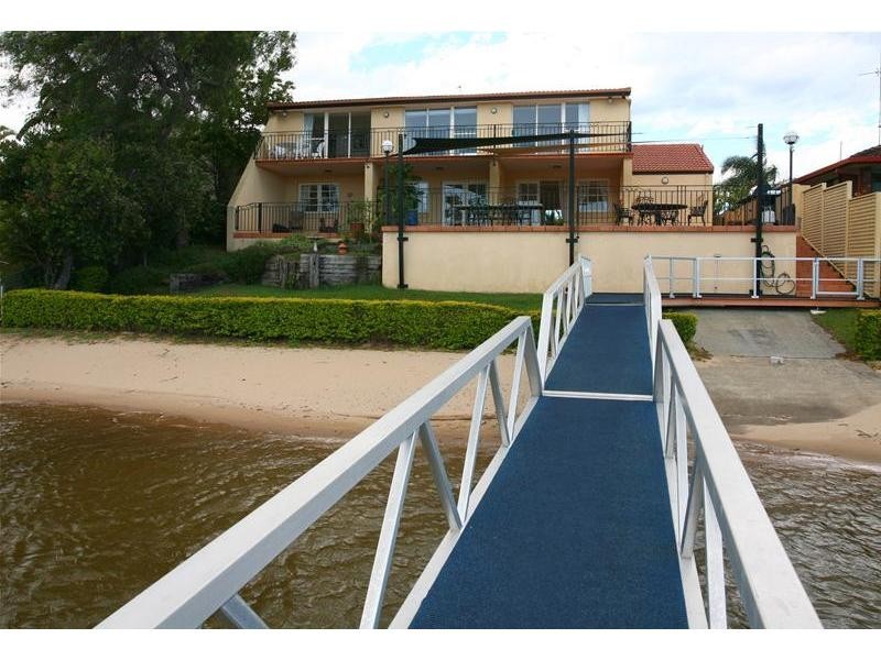 9 Yunga Court, Broadbeach Waters QLD 4218