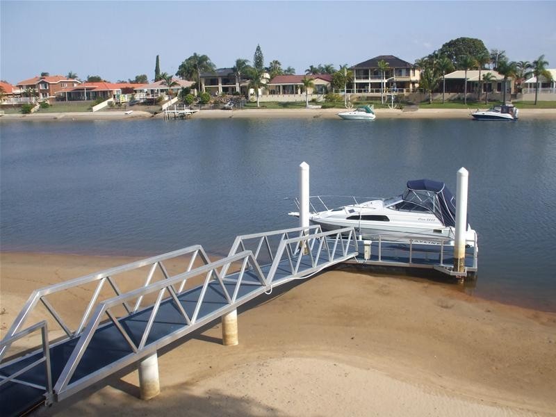 9 Yunga Court, Broadbeach Waters QLD 4218