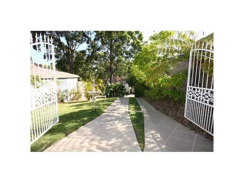 26 Federal Place, Robina QLD 4226