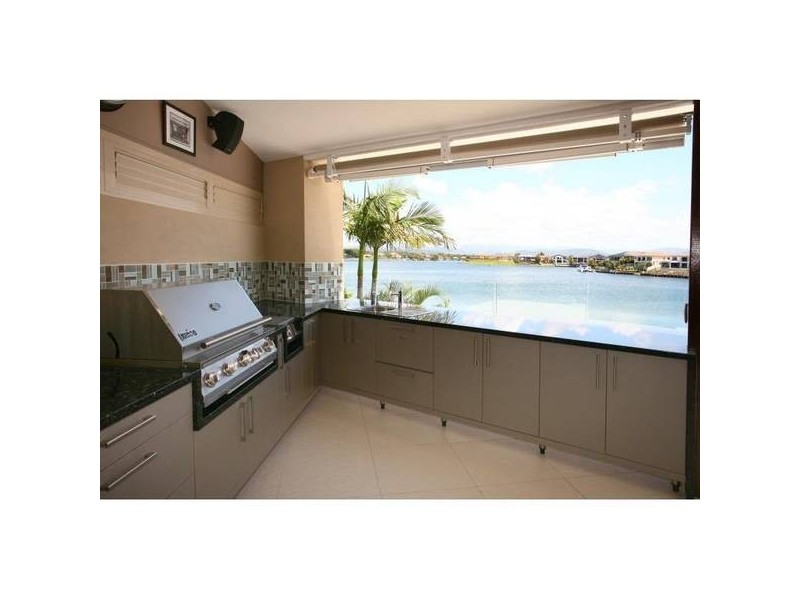 Clear Island Waters QLD 4226