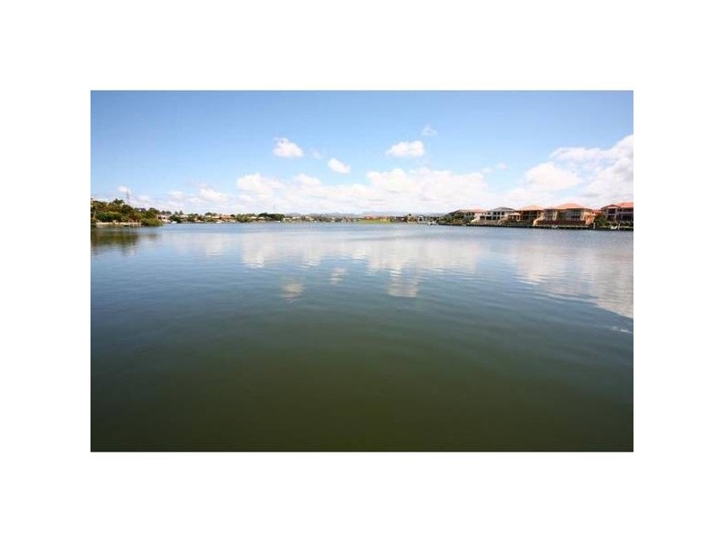 Clear Island Waters QLD 4226