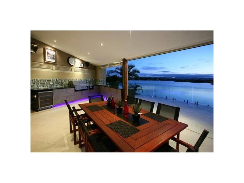 Clear Island Waters QLD 4226