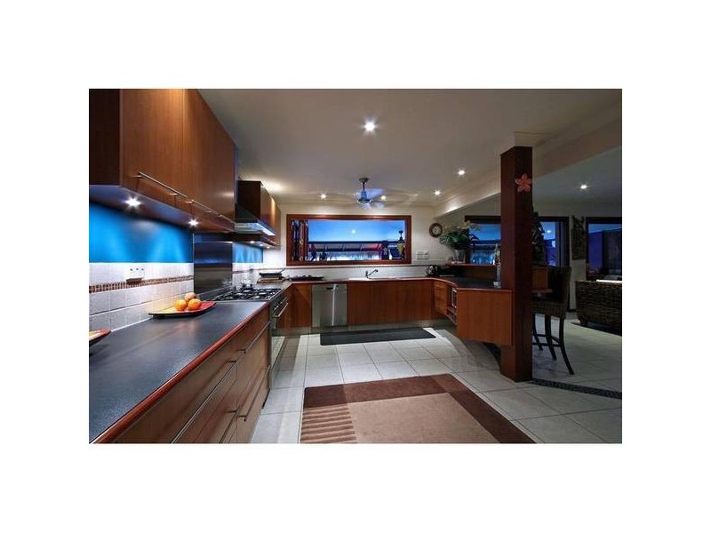 Broadbeach Waters QLD 4218